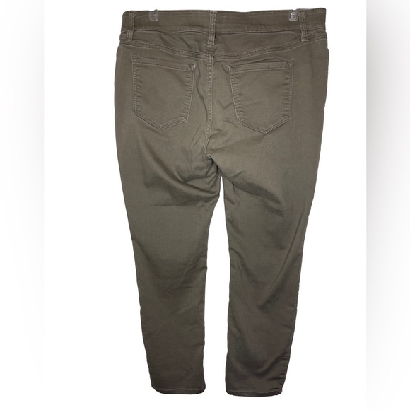 Liz Claiborne Women’s Mid Rise Slim Fit Denim Jeans Plus Size 16 - Picture 5 of 9